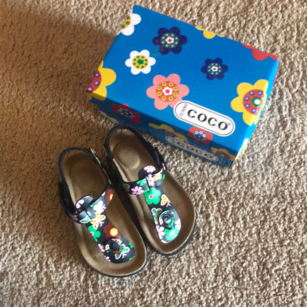 brand new Coco sandle